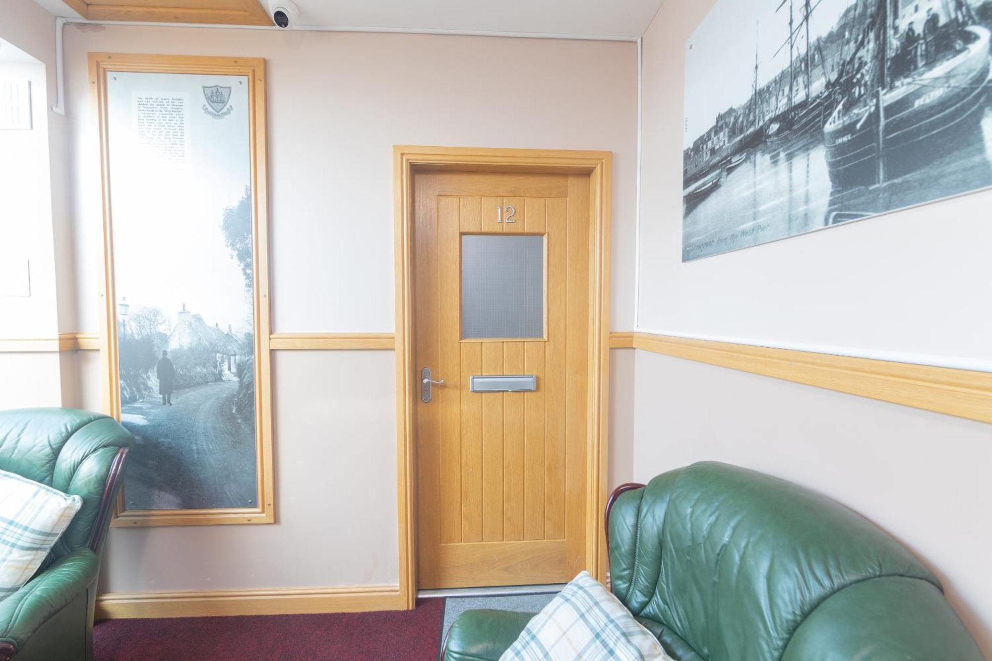 Quay Head View Aparthotel Stranraer Bilik gambar